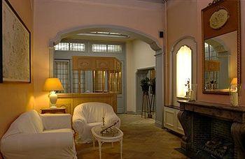 Notre Dame Hotel 2*