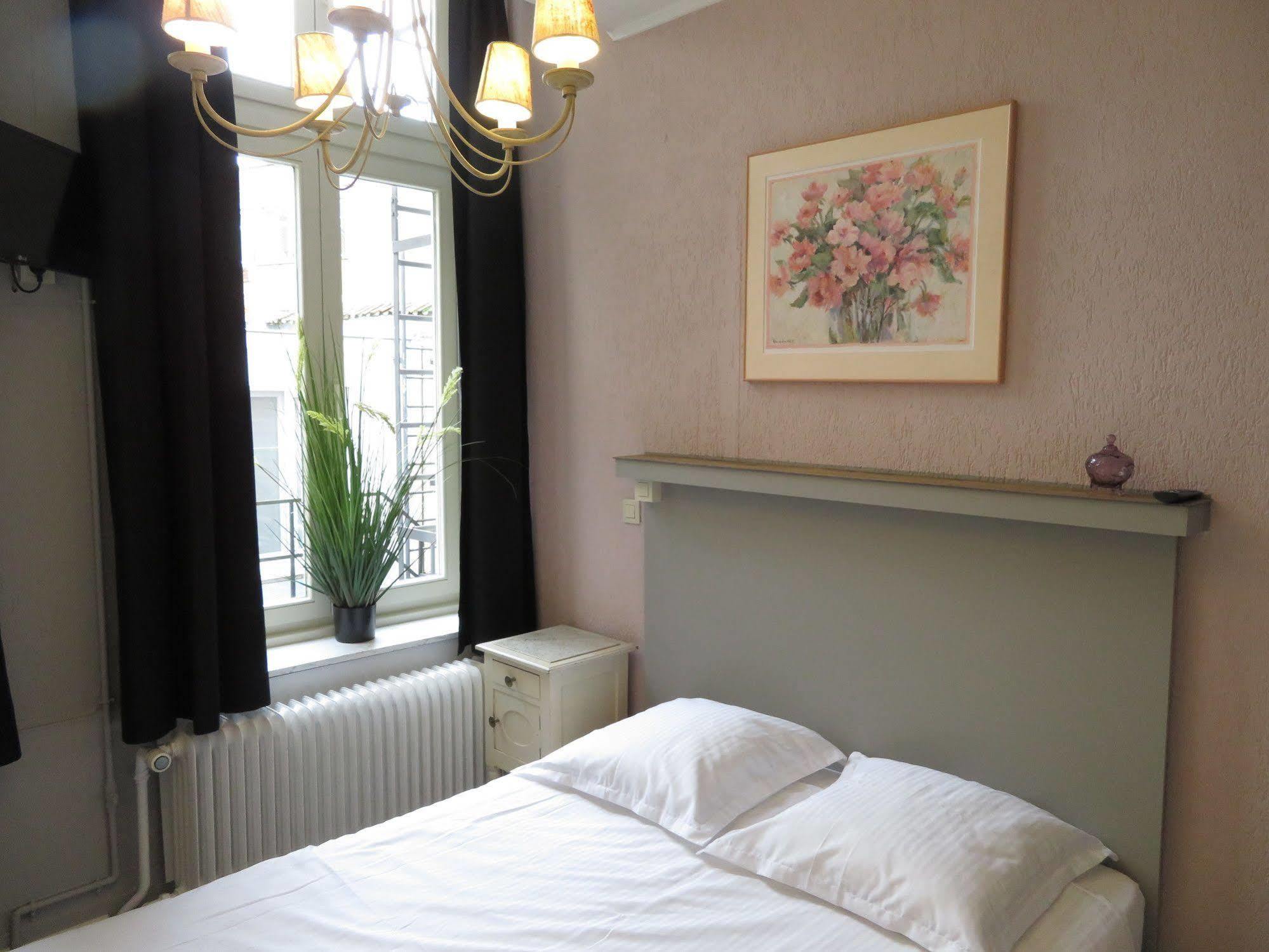 Notre Dame Hotel 2*